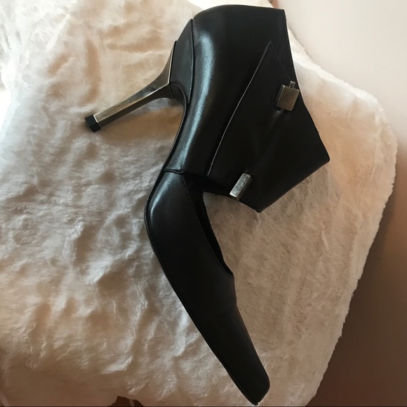 Enigma Booties - Picture 4 of 8